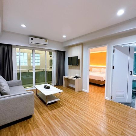 Miloft Sathorn Hotel - Sha Plus Certified Bangkok Exteriér fotografie A typical apartment in Bangkok, Thailand