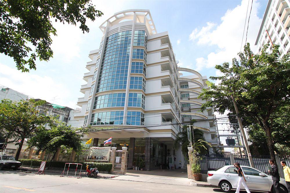 Miloft Sathorn Hotel - Sha Plus Certified Bangkok Exteriér fotografie The university library