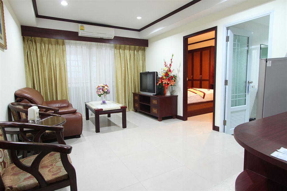 Miloft Sathorn Hotel - Sha Plus Certified Bangkok Exteriér fotografie A typical suite