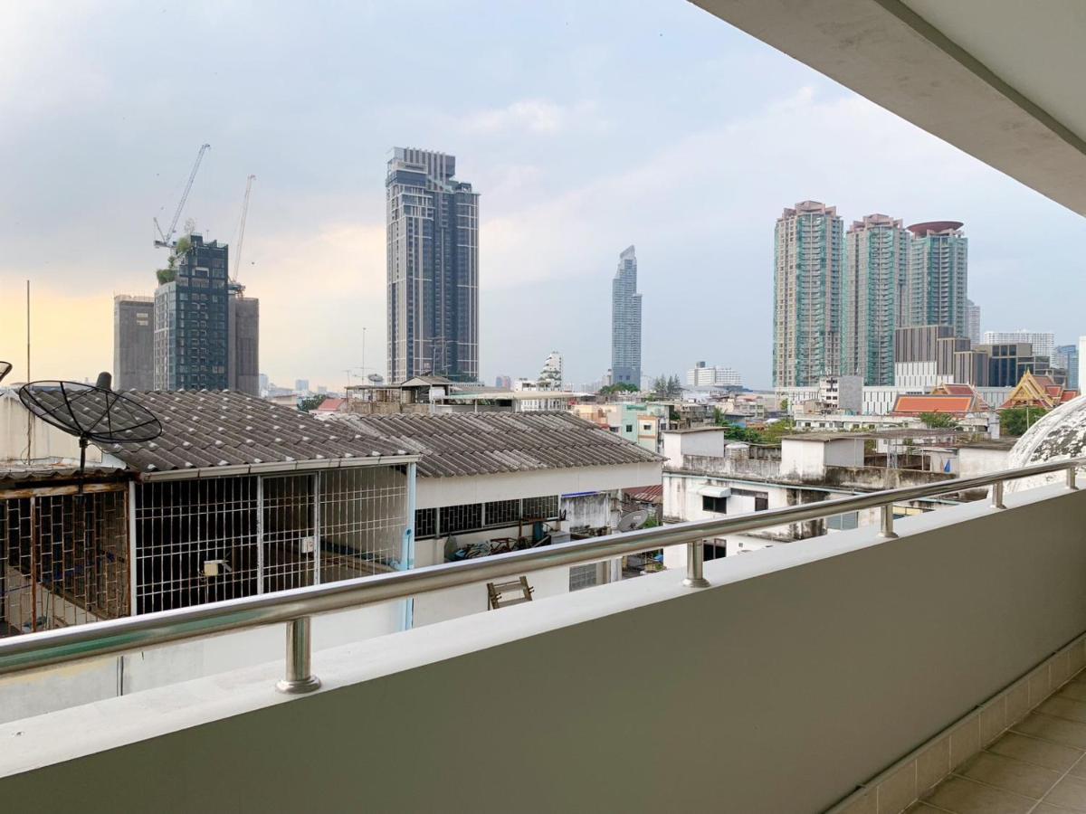 Miloft Sathorn Hotel - Sha Plus Certified Bangkok Exteriér fotografie View of the city from the rooftop of the hotel